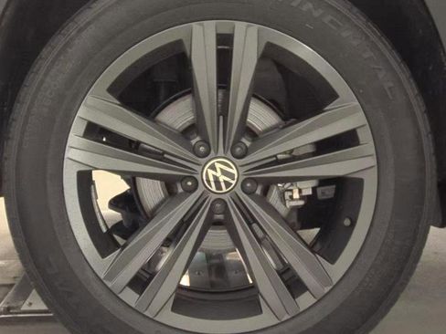 Used 2022 Volkswagen Atlas Cross Sport SEL R-Line AWD/4WD image 10