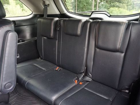 Used 2018 Toyota Highlander XLE FWD image 16