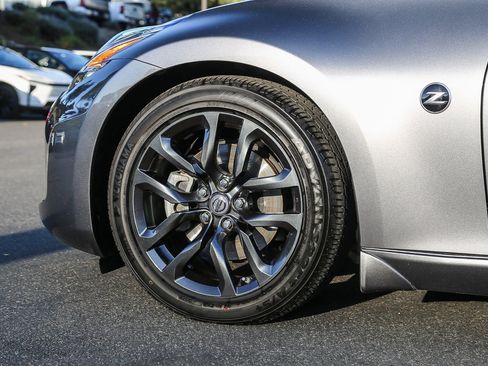 Used 2020 Nissan 370Z Base image 9