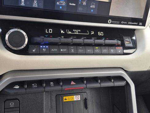 Used 2024 Toyota Sequoia Capstone AWD/4WD image 32