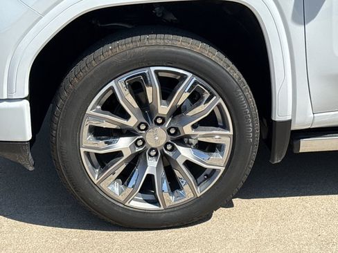 New 2026 GMC Sierra 1500 Denali w/ Denali Reserve Package AWD/4WD image 17