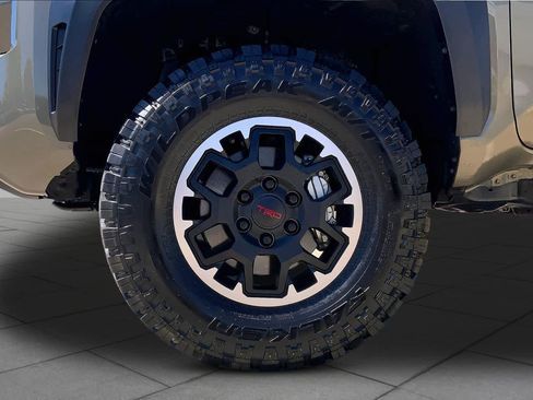 Used 2026 Toyota Tacoma TRD Off-Road AWD/4WD image 11