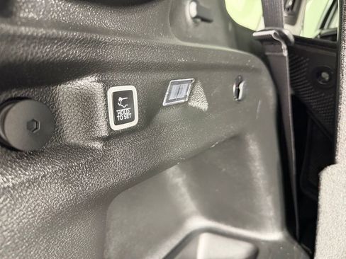 Used 2023 Jeep Grand Cherokee L Limited w/ Black Appearance Package RWD image 30