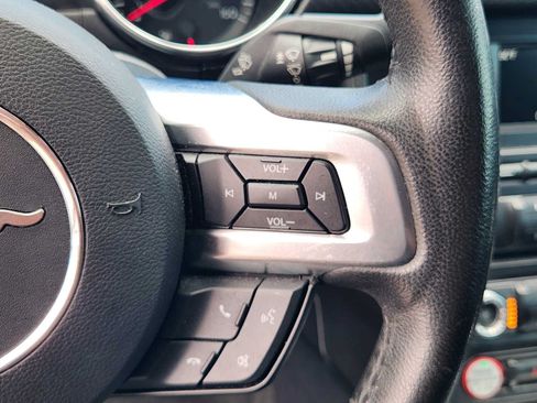 Used 2016 Ford Mustang Coupe RWD image 25