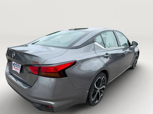 Used 2023 Nissan Altima 2.5 SR w/ SR Premium Package FWD image 7