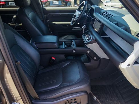 Used 2021 Land Rover Defender 110 X-Dynamic HSE AWD/4WD image 17