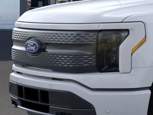 New 2025 Ford F150 Lightning Flash AWD/4WD image 17