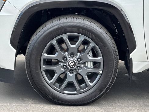 Certified 2025 Toyota Sequoia Platinum AWD/4WD image 34