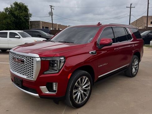 Used 2024 GMC Yukon Denali w/ Denali Reserve Package image 3