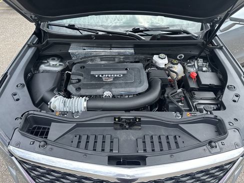 Used 2024 Cadillac XT4 Premium Luxury FWD image 34