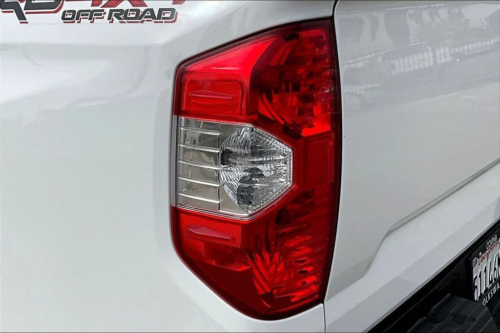 Used 2018 Toyota Tundra Limited w/ Limited Premium Package AWD/4WD image 25