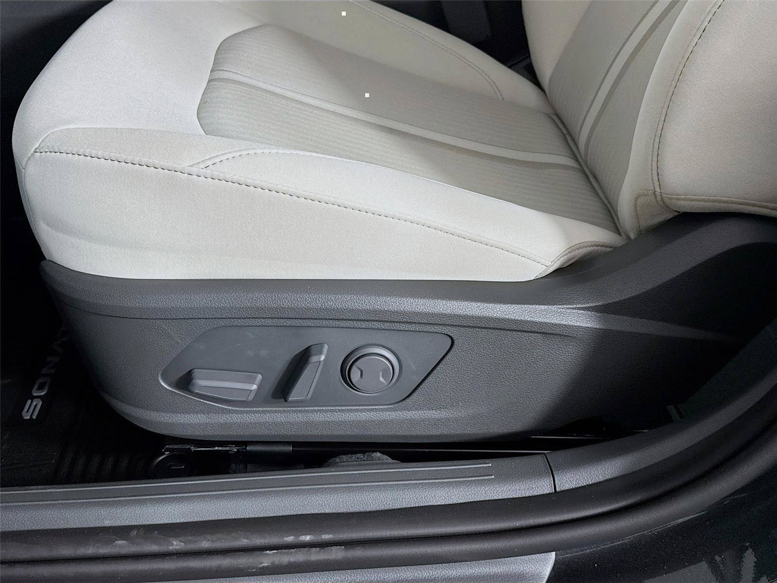 New 2026 Hyundai Sonata SEL FWD image 19