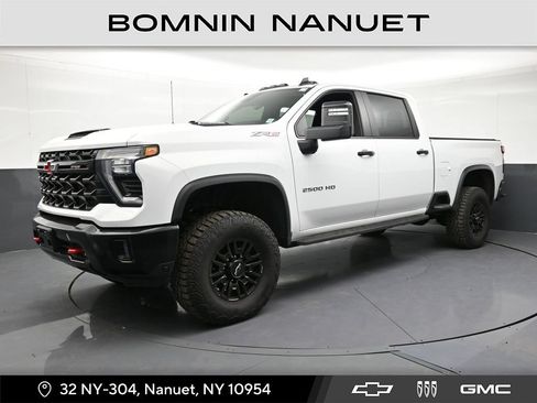 Used 2024 Chevrolet Silverado 2500 ZR2 w/ Technology Package AWD/4WD image 1