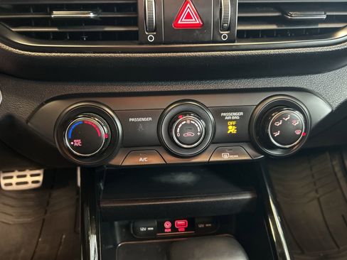 Certified 2021 Kia Forte GT-Line image 23