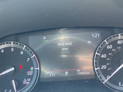 Used 2021 Toyota Highlander XLE AWD/4WD image 33
