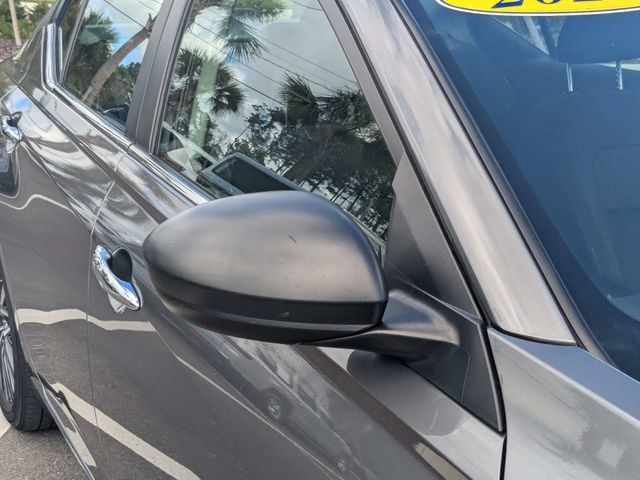 Used 2025 Nissan Altima 2.5 SV FWD image 10