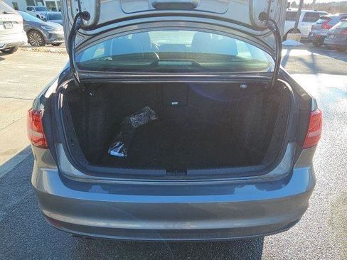 Used 2017 Volkswagen Jetta SE image 13