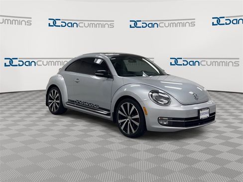 Used 2013 Volkswagen Beetle 2.0T image 2