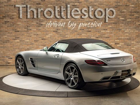 Used 2012 Mercedes-Benz SLS AMG Roadster image 10