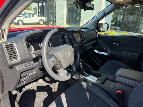 Used 2023 Nissan Frontier SV AWD/4WD image 11