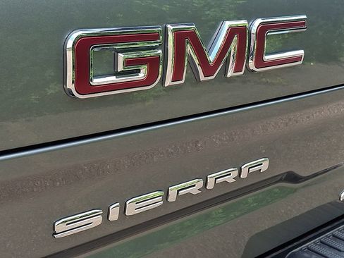 New 2026 GMC Sierra 1500 AT4 w/ AT4 Premium Package AWD/4WD image 15