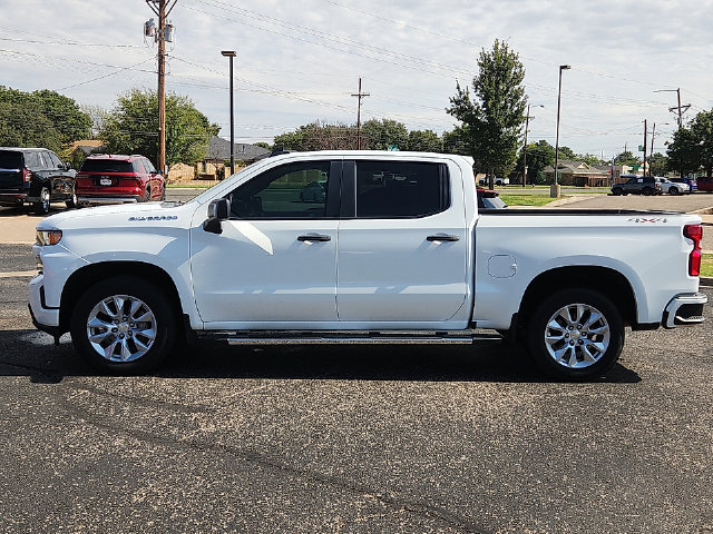 Used 2020 Chevrolet Silverado 1500 Custom w/ Custom Max Trailering Package AWD/4WD image 2