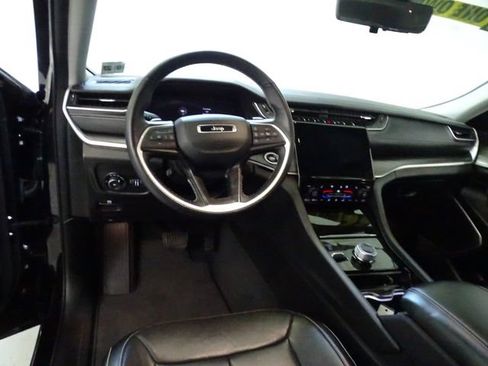Used 2022 Jeep Grand Cherokee L Limited w/ Luxury Tech Group II AWD/4WD image 5