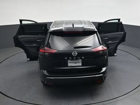 Used 2025 Nissan Rogue SV FWD image 42