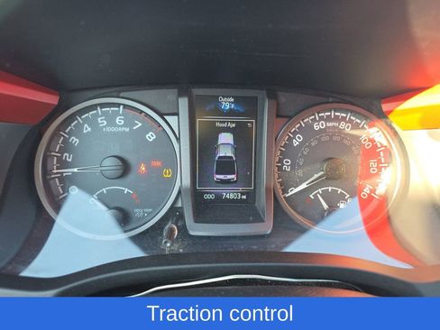 Used 2018 Toyota Tacoma SR5 AWD/4WD image 3