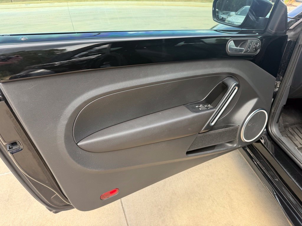 Used 2014 Volkswagen Beetle TDI FWD image 13