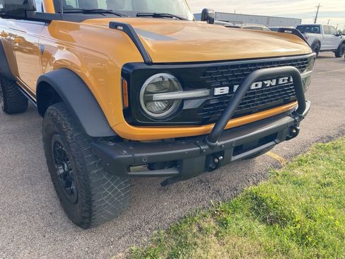 Used 2021 Ford Bronco First Edition AWD/4WD image 3
