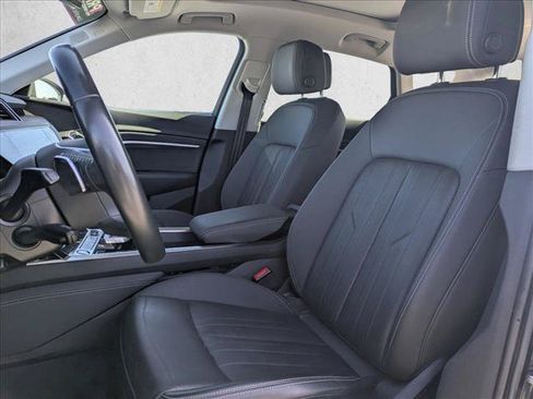 Used 2019 Audi e-tron Premium Plus AWD/4WD image 17