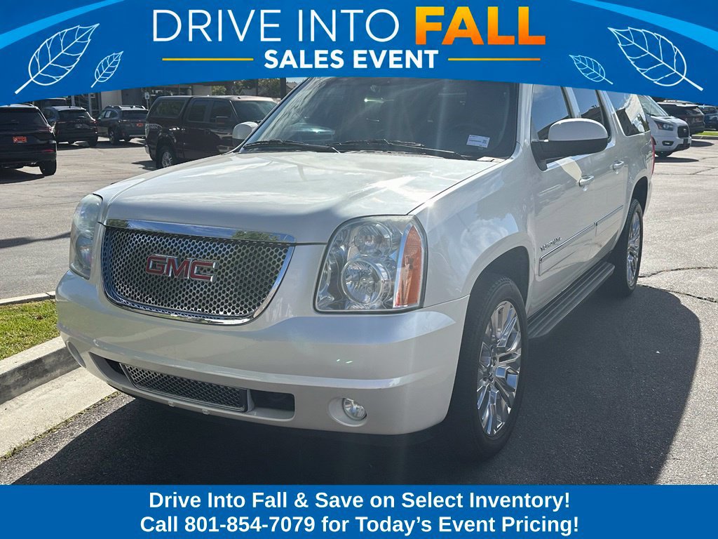 Used 2012 GMC Yukon XL SLT w/ SLT-2 Equipment Package AWD/4WD image 2
