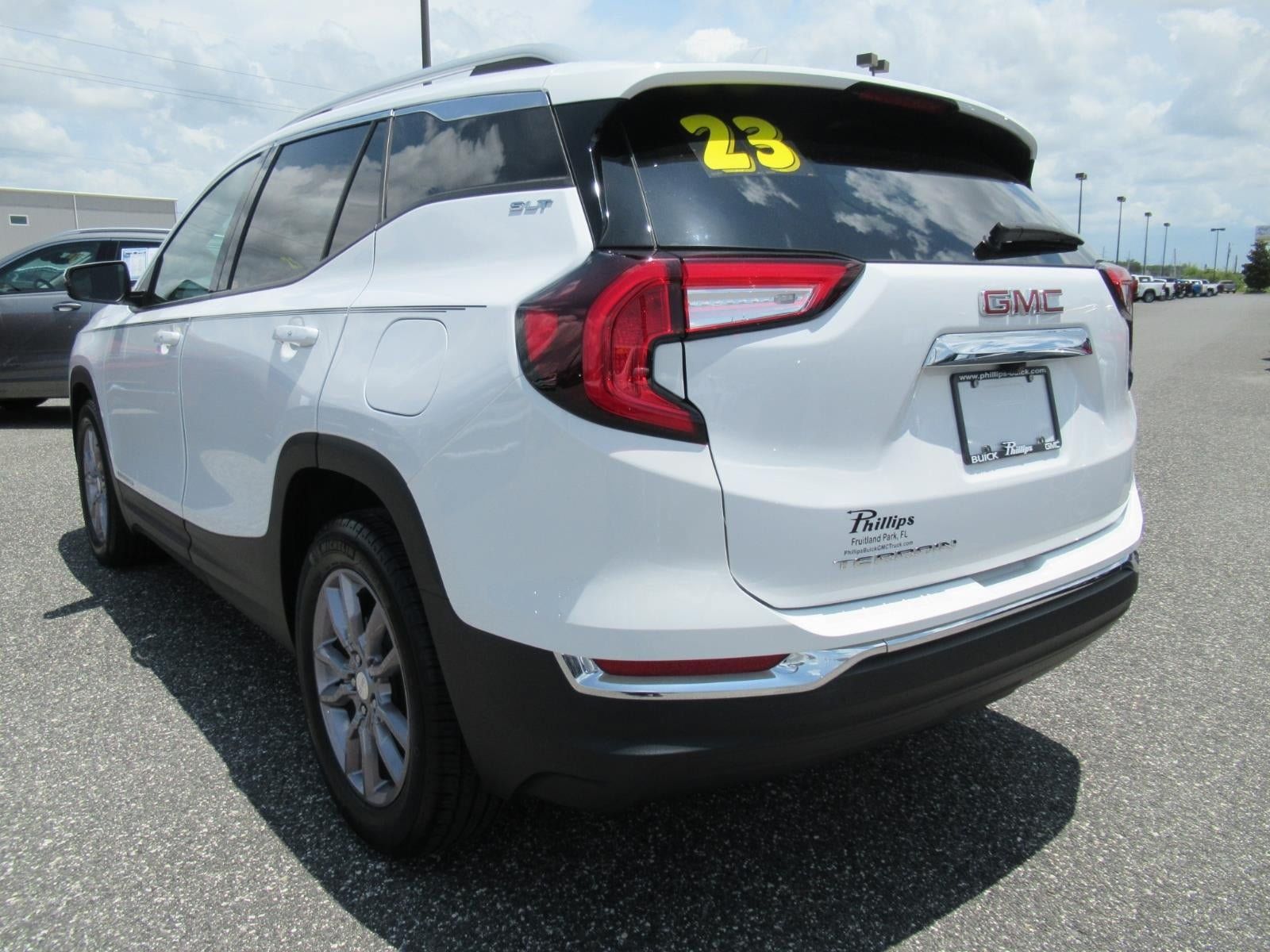 Used 2023 GMC Terrain SLT FWD image 5