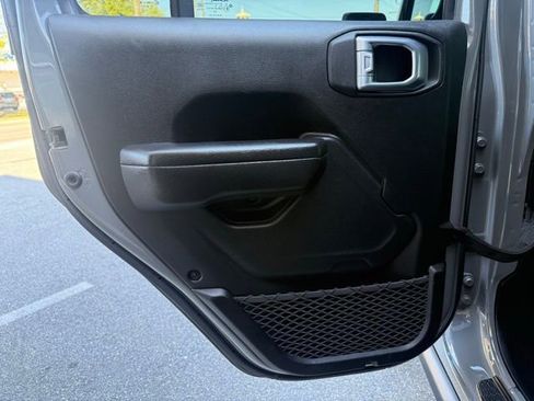 Used 2023 Jeep Wrangler Unlimited Rubicon 4xe w/ Steel Bumper Group image 37