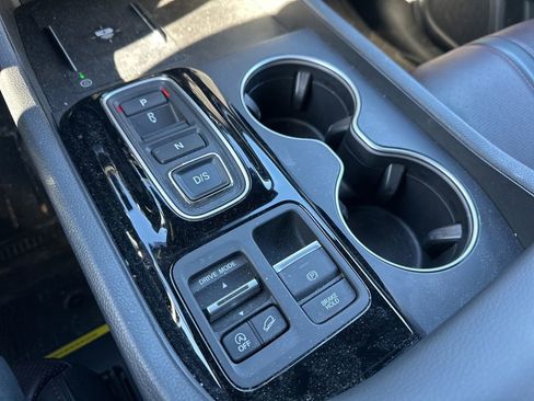 Used 2025 Honda Pilot Black Edition image 26