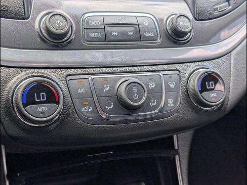 Used 2020 Chevrolet Impala LT FWD image 15