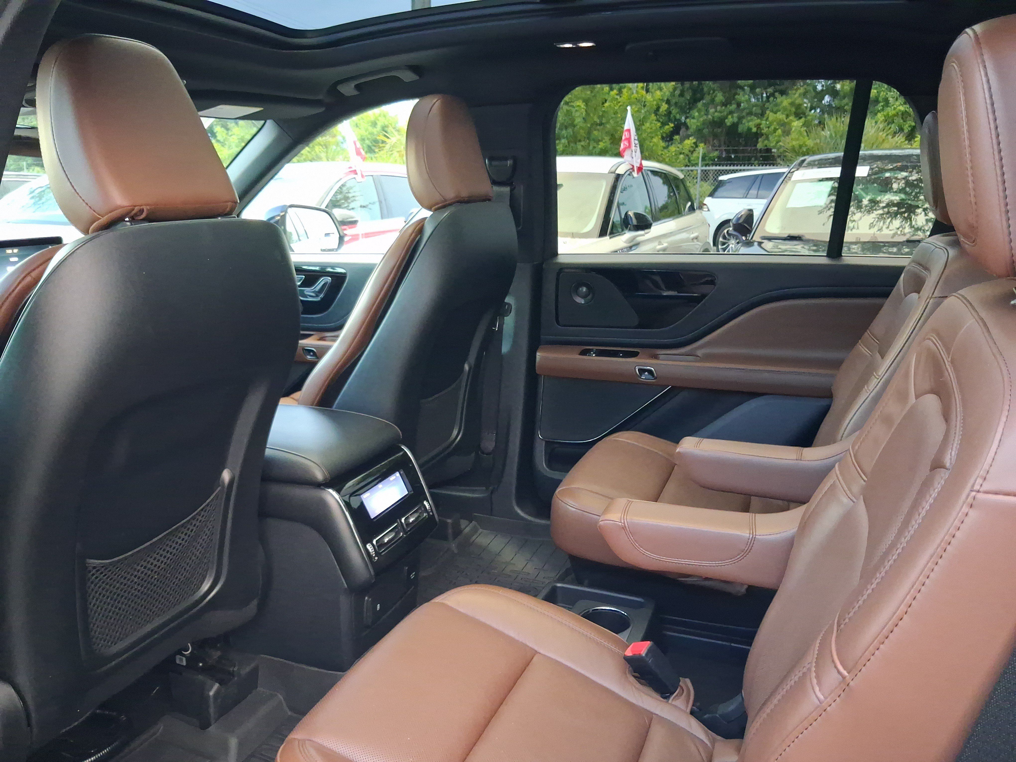 Certified 2023 Lincoln Aviator Reserve RWD image 5