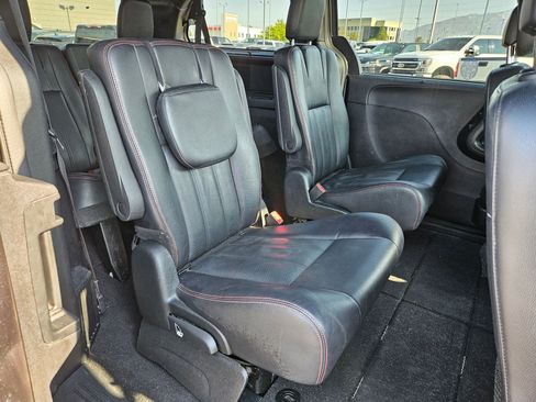 Used 2017 Dodge Grand Caravan GT FWD image 30