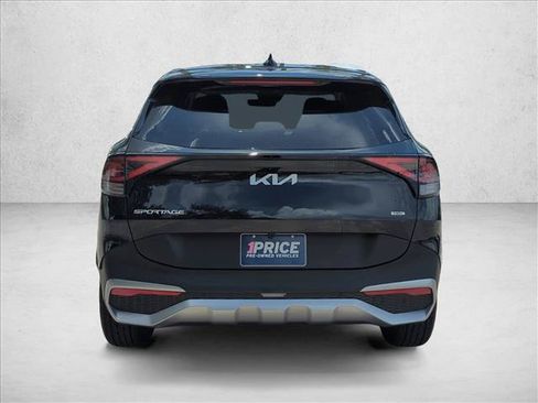 Used 2024 Kia Sportage LX FWD image 6