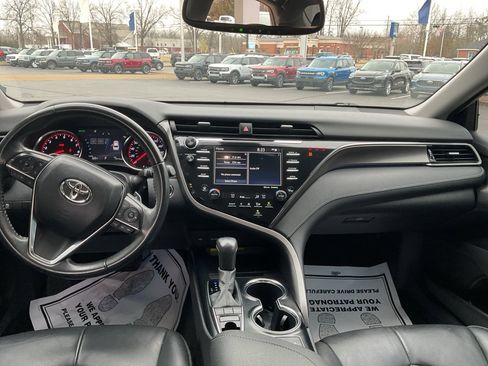 Used 2020 Toyota Camry XSE image 12