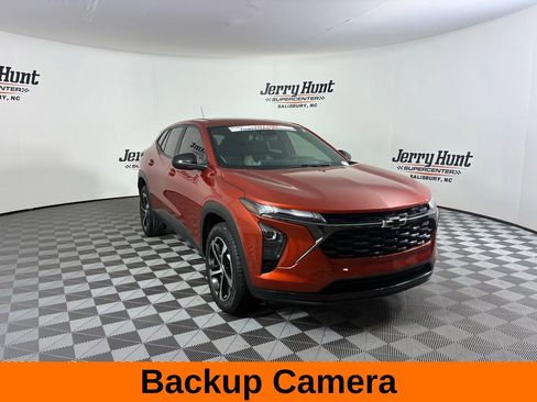 Used 2024 Chevrolet Trax RS w/ Driver Confidence Package image 6