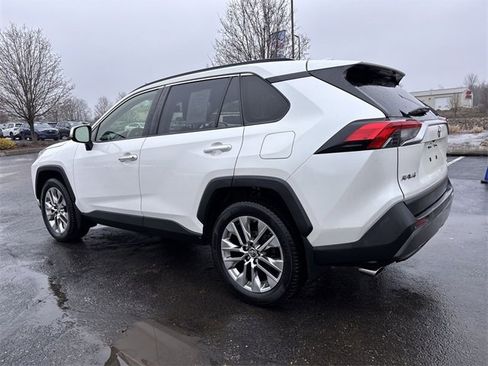 Used 2019 Toyota RAV4 Limited image 8