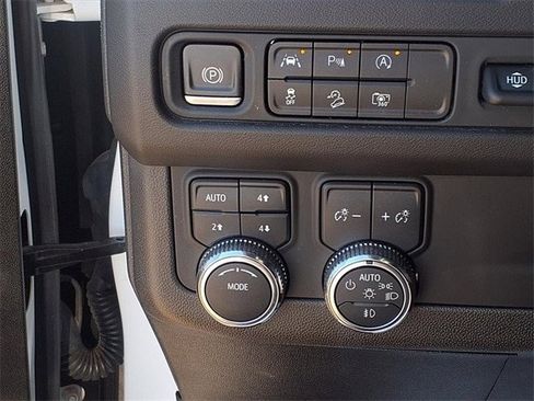 Used 2023 GMC Yukon AT4 w/ Technology Package image 7