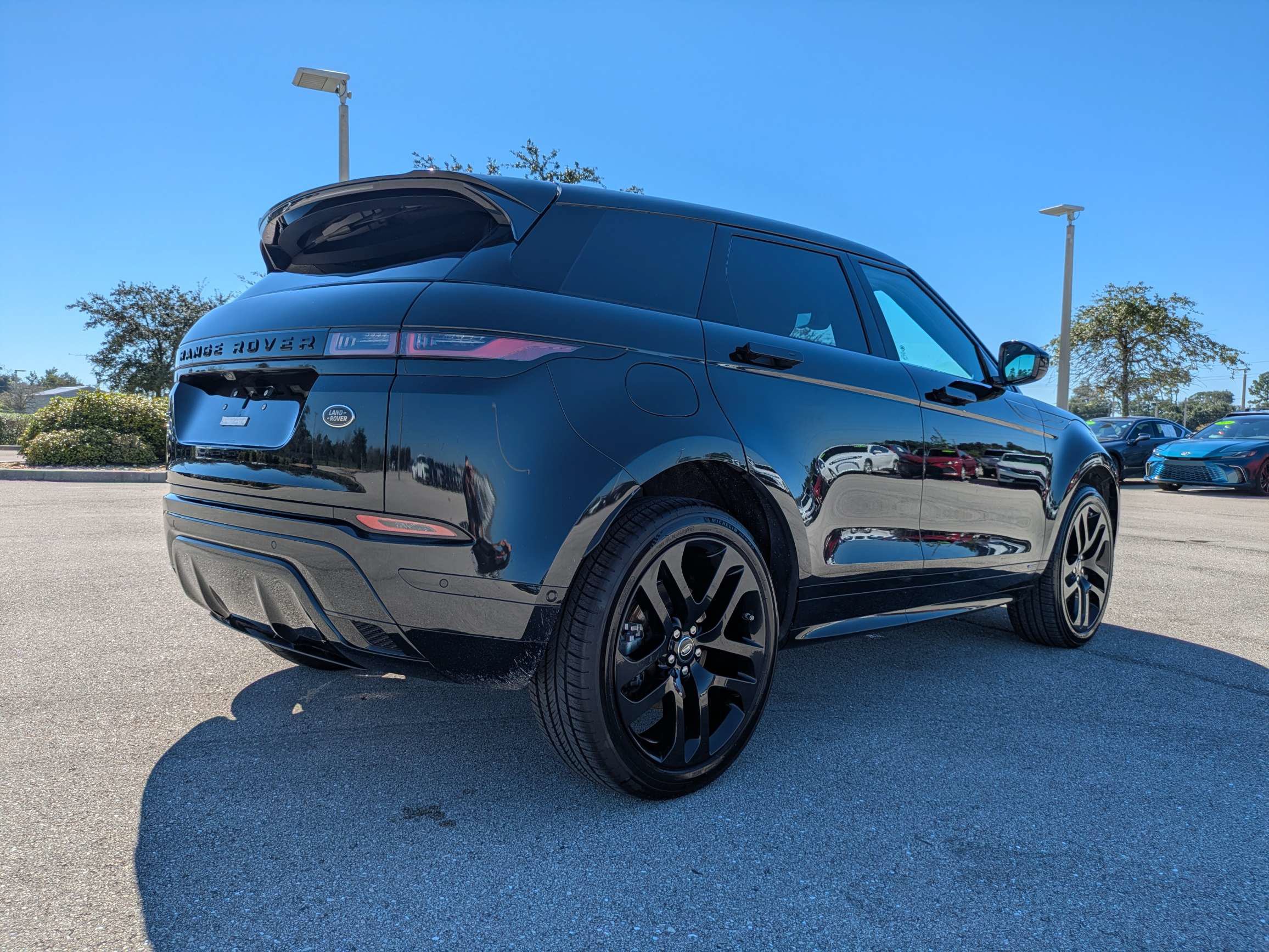 Used 2020 Land Rover Range Rover Evoque R-Dynamic SE AWD/4WD image 4