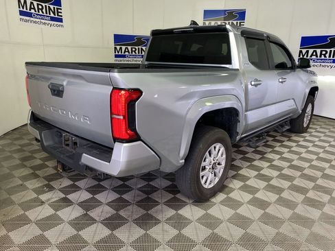 Used 2024 Toyota Tacoma SR5 AWD/4WD image 16