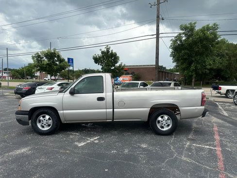 Used 2004 Chevrolet Silverado 1500 W/T image 8