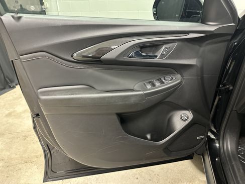 Used 2021 Chevrolet TrailBlazer RS w/ Sun and Liftgate Package AWD/4WD image 14