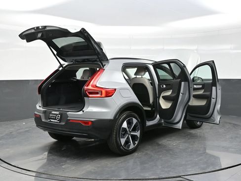 Certified 2026 Volvo XC40 B5 Plus w/ Protection Package Premier AWD/4WD image 44
