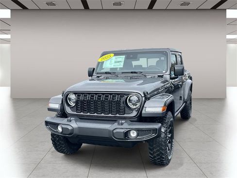 New 2025 Jeep Gladiator Willys image 9